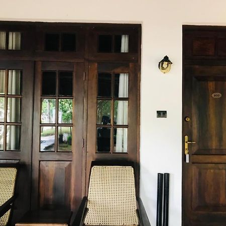 Palm Garden Village Hotel Anuradhapura Bagian luar foto