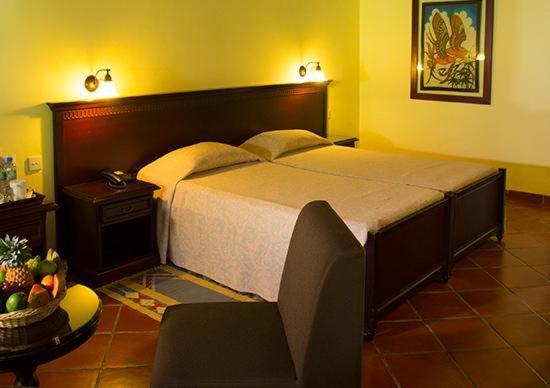 Palm Garden Village Hotel Anuradhapura Bagian luar foto