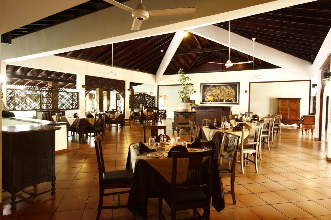 Palm Garden Village Hotel Anuradhapura Bagian luar foto