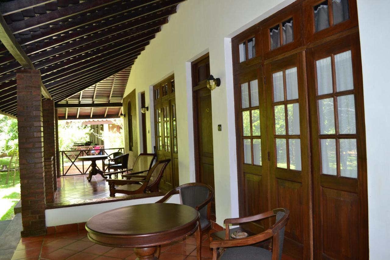 Palm Garden Village Hotel Anuradhapura Bagian luar foto