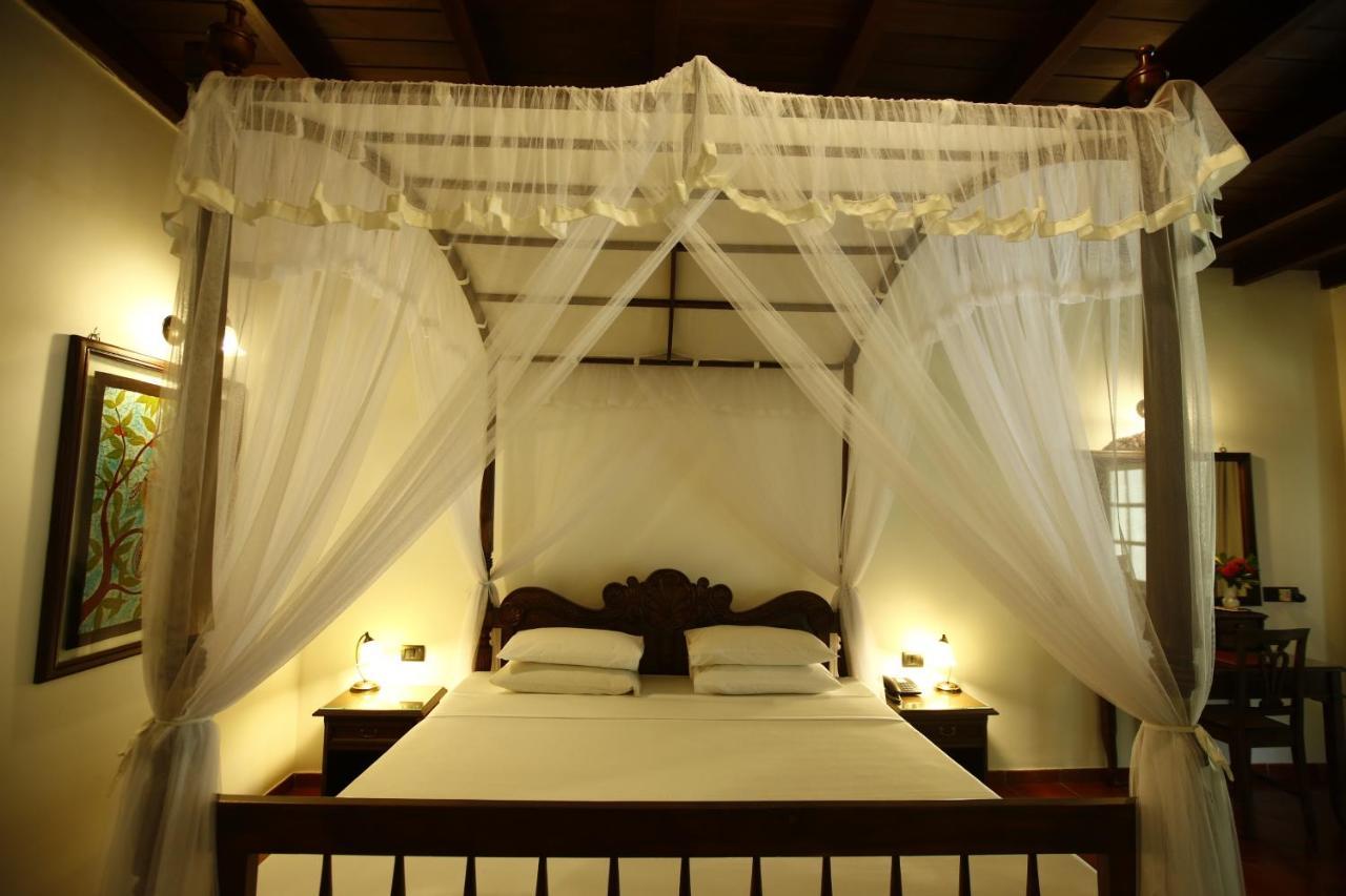 Palm Garden Village Hotel Anuradhapura Bagian luar foto